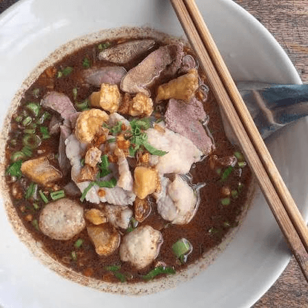 Mixed Pork Noodles with Pig Blood Soup