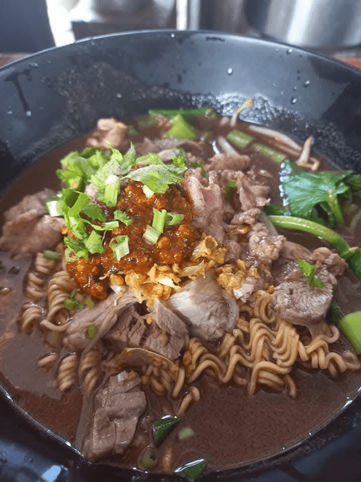Instant Noodles with Pork