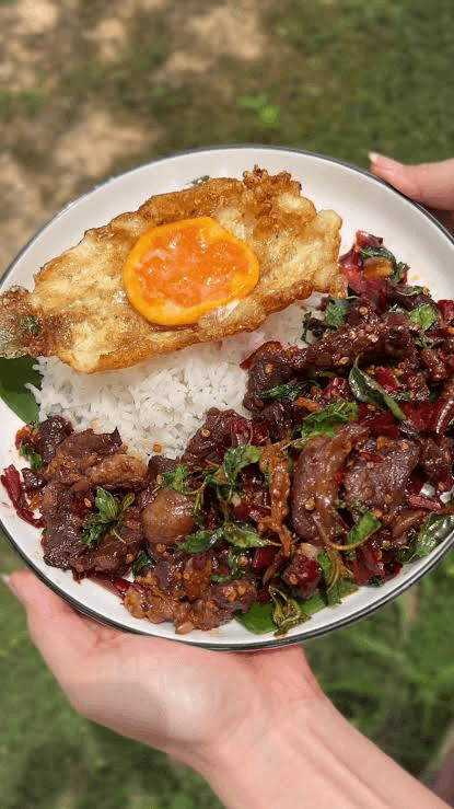 Stir-fried Deep Fried Beef with Holy Basil Normal Size