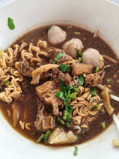 Instant Noodles with Beef